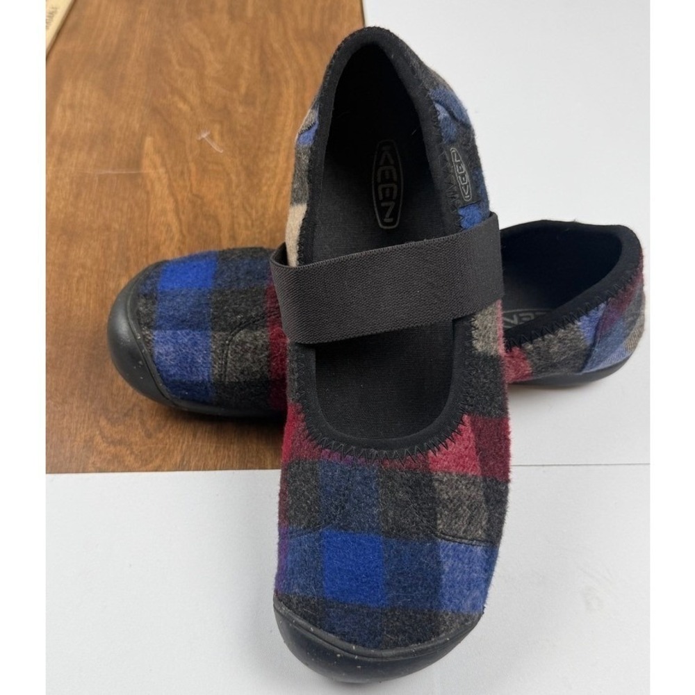 Keen Howser Mary Jane Plaid Cozy Slippers Blue Red Wool Mix Flats Womens 7